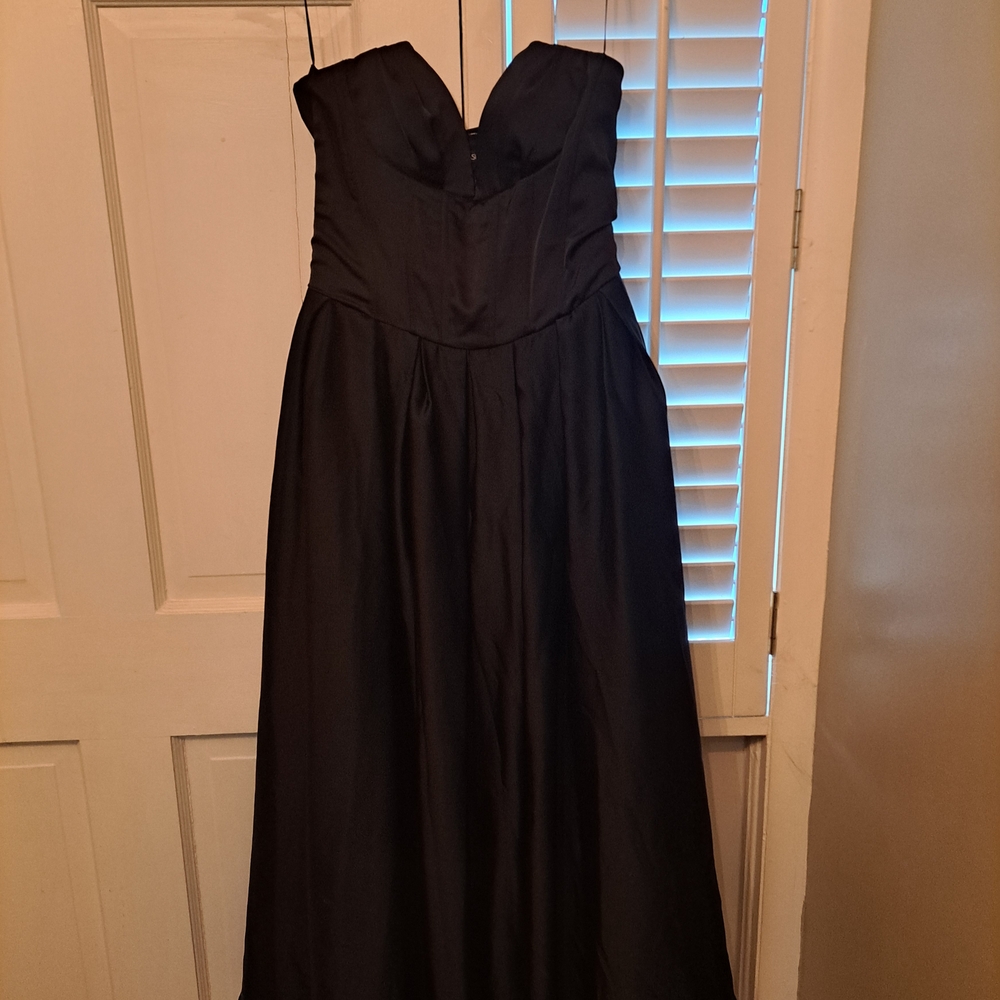 Fashion Nova Classic Black Strapless Gown